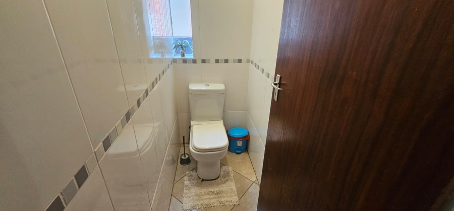 3 Bedroom Property for Sale in Protea Park North West